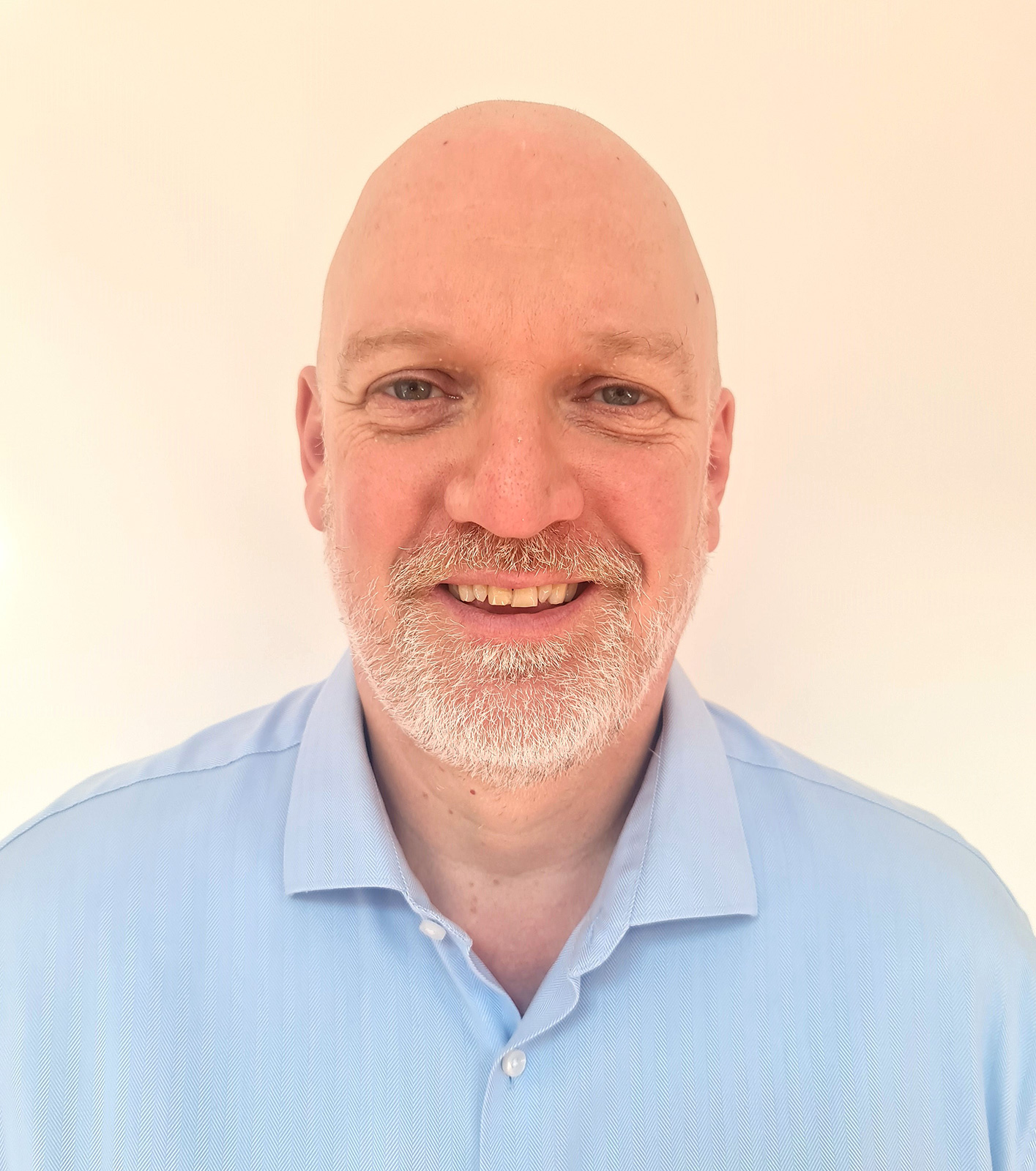 Portrait of Ben Fillery, founder of Minds Over Matters. bereavement and loss counsellor